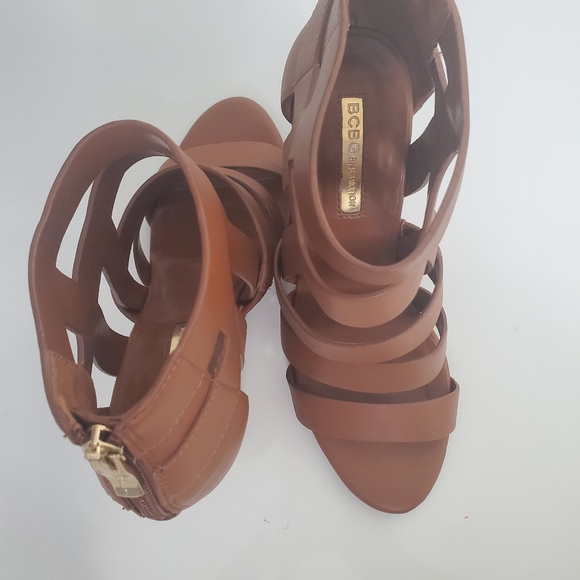 BCBG wedge sandals size 6.5 - Picture 3 of 4